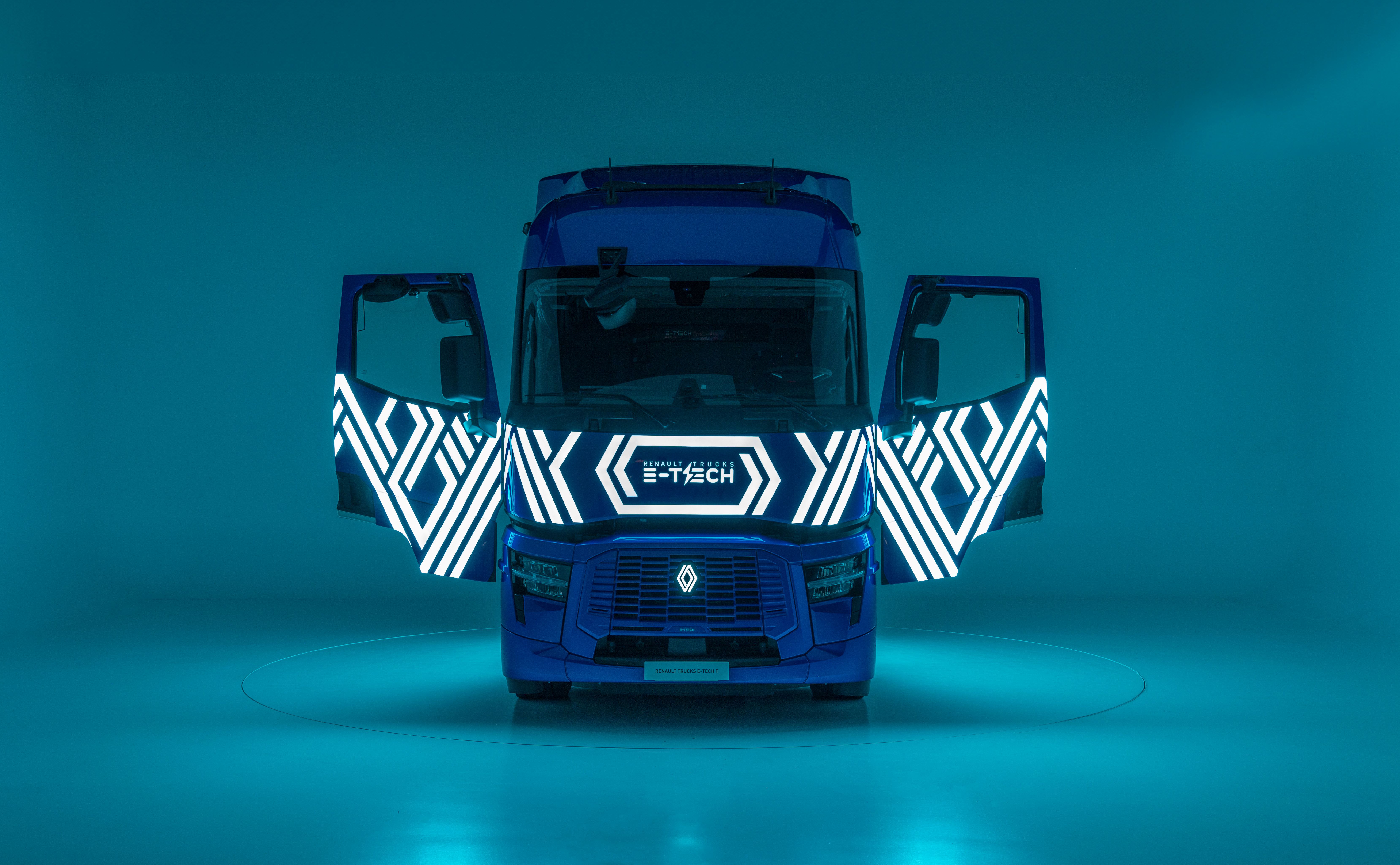 Diamond Echo Face