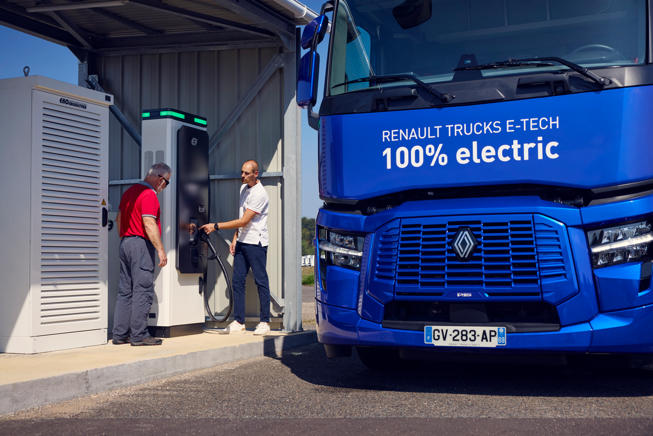 Renault Trucks_charging hub_02
