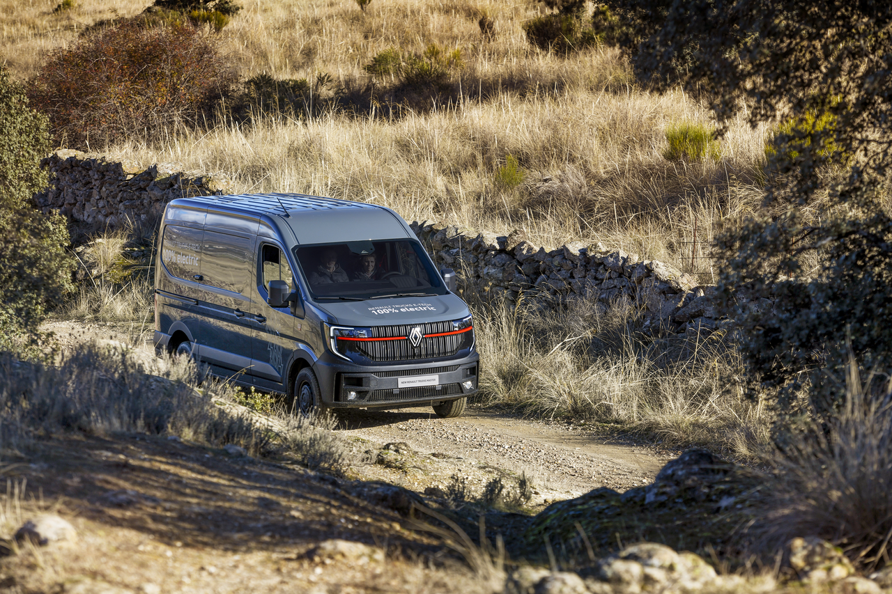 08_Renault Trucks E-Tech Master Offroad