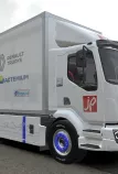 Jacky Perrenot x Renault Trucks logistique urbaine_00.jpg
