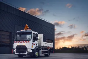 Renault Trucks D 12 tonnes/14 tonnes equipped with a Hiab arm