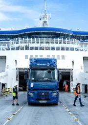 Renault Trucks_Kuehne Nagel_POFerries Electric truck Channel crossing (8)