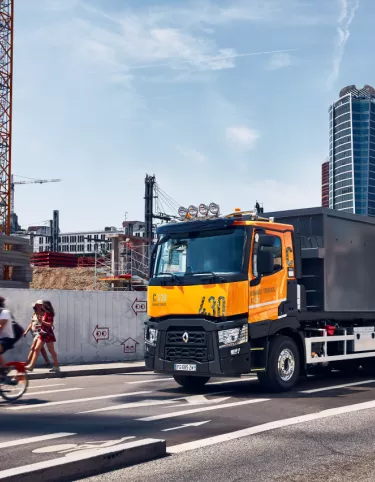 https://www.renault-trucks.at/sites/default/files/styles/wide_banner_mobile_x1/public/2021-02/p037929.png.webp?itok=QC9YO4h1