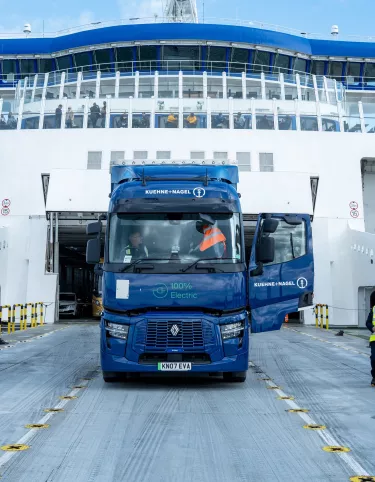 Renault Trucks_Kuehne Nagel_POFerries Electric truck Channel crossing (