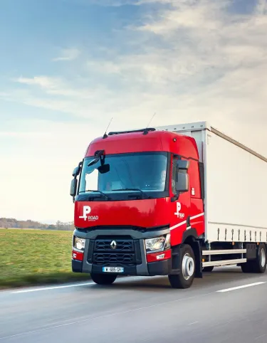 Renault Trucks P Road driving on a country road