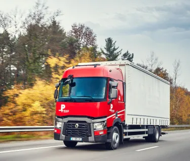 Renault Trucks P Road driving on a country road